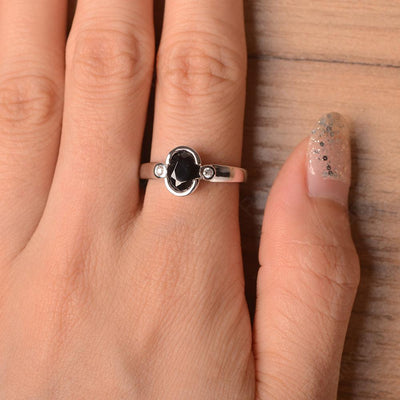 Oval Black Spinel Bezel Engagement Rings - Palmary