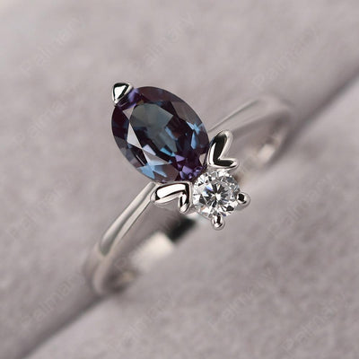 Oval Cut Alexandrite Bee Ring - Palmary