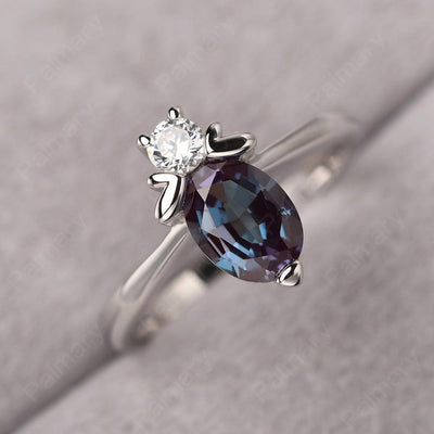 Oval Cut Alexandrite Bee Ring - Palmary