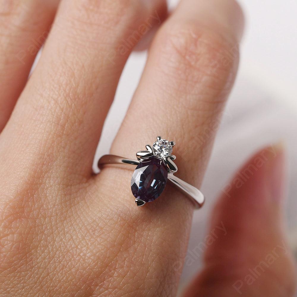 Oval Cut Alexandrite Bee Ring - Palmary