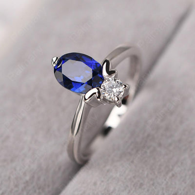 Oval Cut Sapphire Bee Ring - Palmary