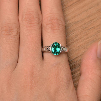 Oval Vintage Emerald Engagement Rings - Palmary