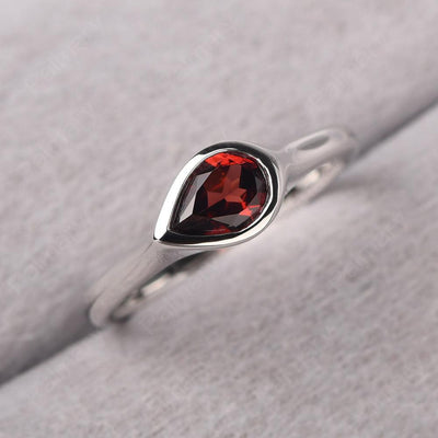 Bezel Setting Horizontal Garnet Ring - Palmary