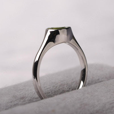 Bezel Setting Horizontal Peridot Ring - Palmary