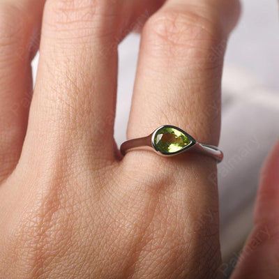 Bezel Setting Horizontal Peridot Ring - Palmary