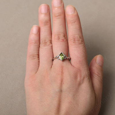 Bezel Setting Pear Shaped Peridot Ring - Palmary