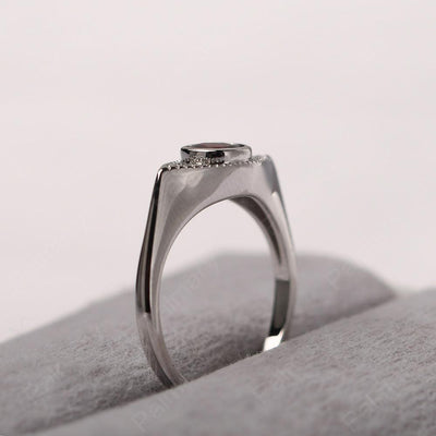 Bezel Setting Garnet Eye Ring - Palmary