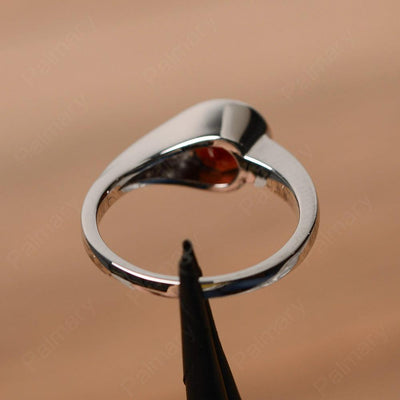 Brilliant Cut Vintage Garnet Rings - Palmary