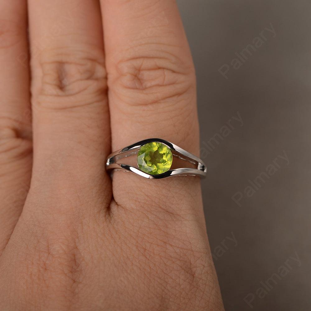 Half Bezel Setting Peridot Rings - Palmary