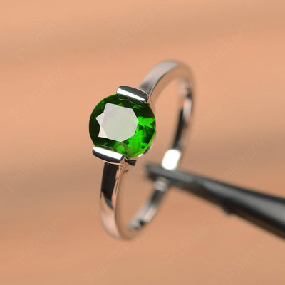 Round Cut Diopside Half Bezel Rings - Palmary