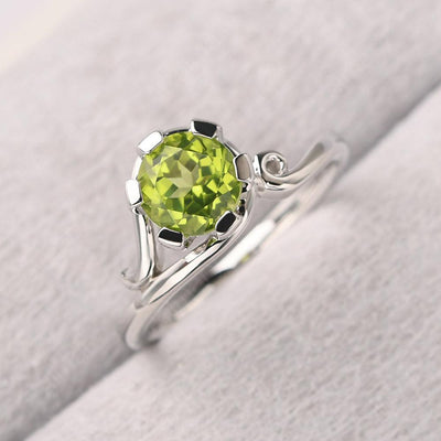 Vintage Peridot Engagement Ring - Palmary