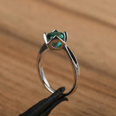Round Cut Emerald Irregular Ring - Palmary