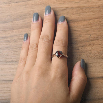 Round Cut Garnet Irregular Ring - Palmary