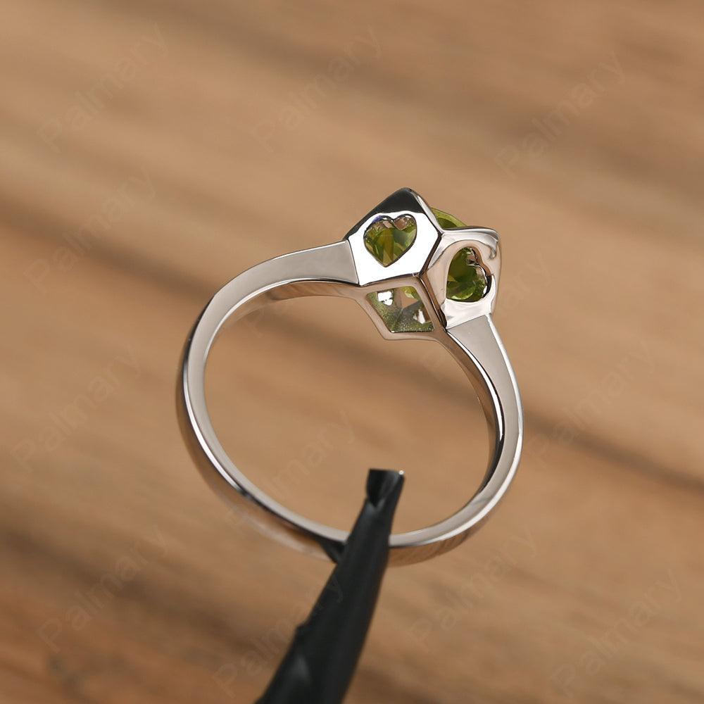 Round Cut Peridot Irregular Ring - Palmary