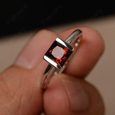 Minimalism Garnet Solitaire Rings - Palmary