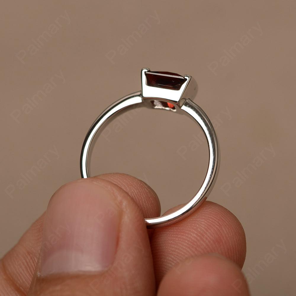 Minimalism Garnet Solitaire Rings - Palmary