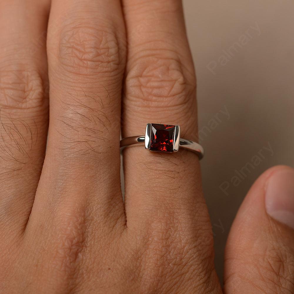 Minimalism Garnet Solitaire Rings - Palmary