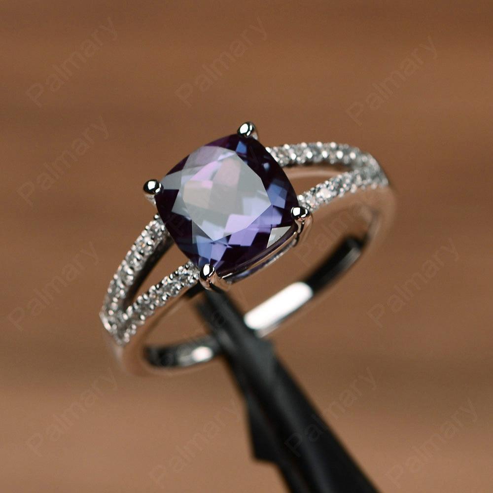 Cushion Cut Alexandrite Split Rings - Palmary
