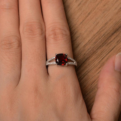 Cushion Cut Garnet Split Rings - Palmary