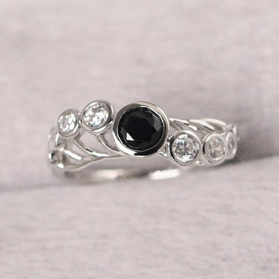 Bezel Setting Multi Stone Black Spinel Mothers Ring - Palmary
