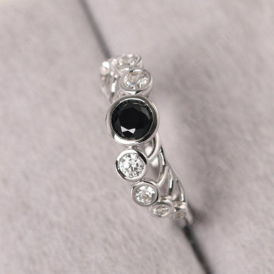 Bezel Setting Multi Stone Black Spinel Mothers Ring - Palmary