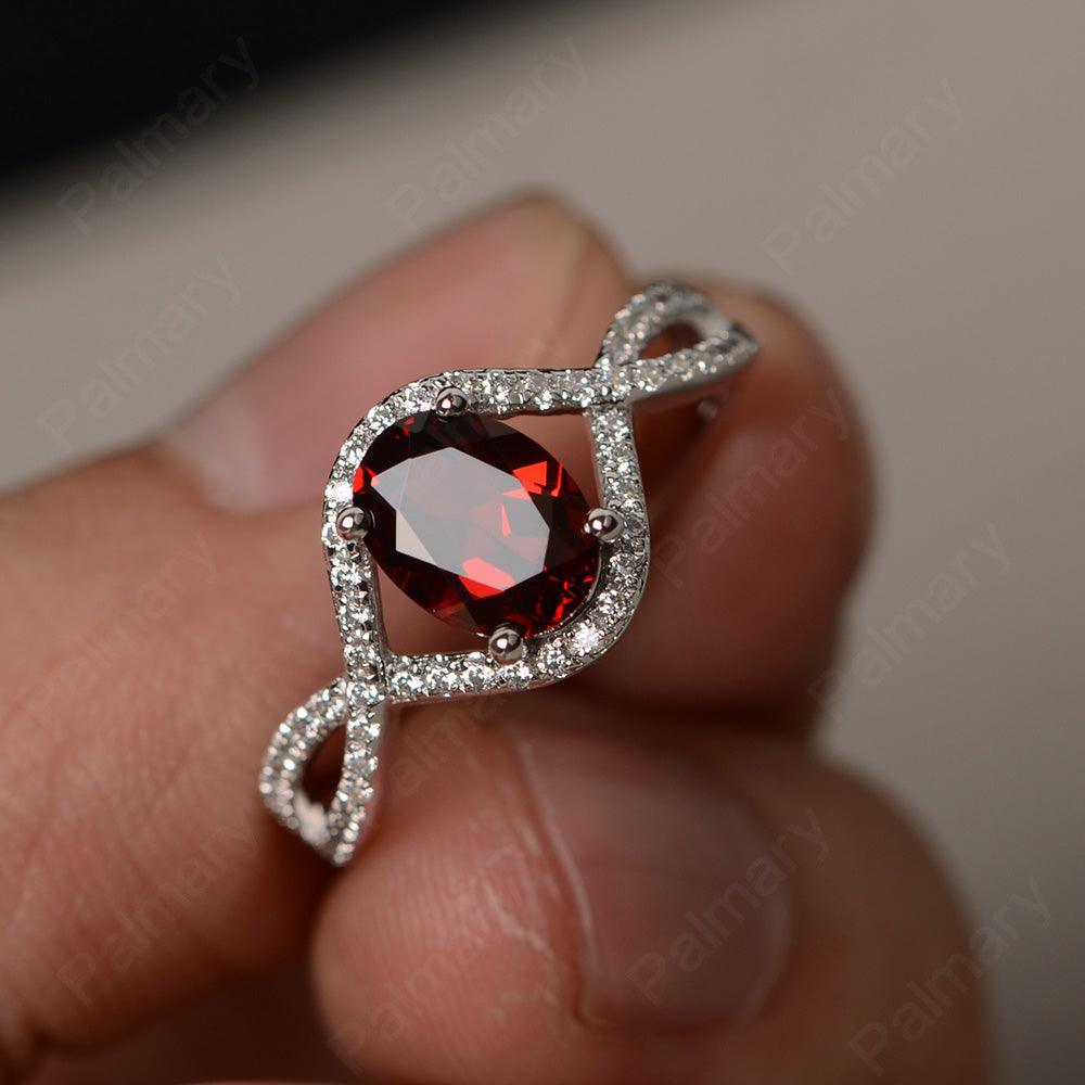 Twisted Band Oval Garnet Rings - Palmary