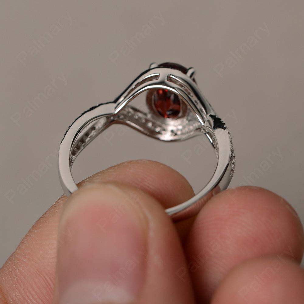 Twisted Band Oval Garnet Rings - Palmary