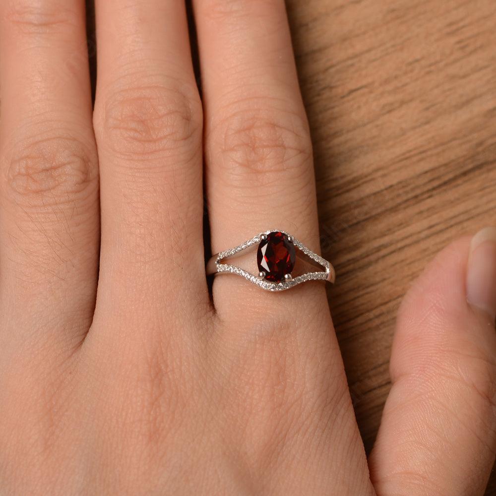 Oval Cut Garnet Split Rings - Palmary