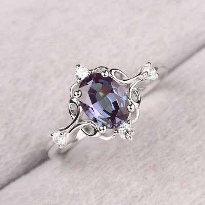 Oval Cut Vintage Alexandrite Ring - Palmary