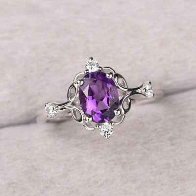 Oval Cut Vintage Amethyst Ring - Palmary