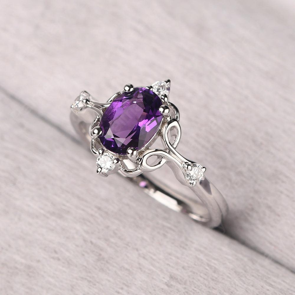 Oval Cut Vintage Amethyst Ring - Palmary