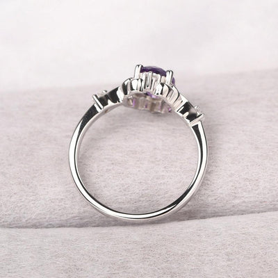 Oval Cut Vintage Amethyst Ring - Palmary