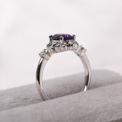 Oval Cut Vintage Amethyst Ring - Palmary