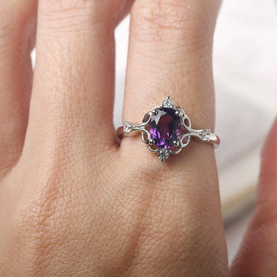 Oval Cut Vintage Amethyst Ring - Palmary