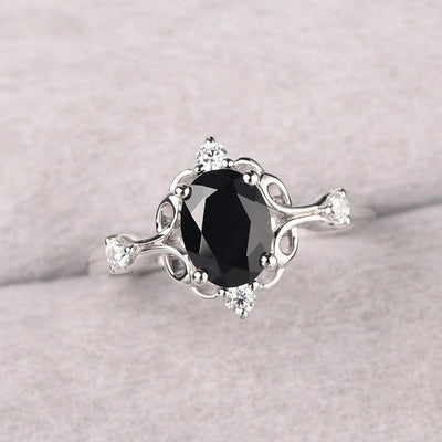 Oval Cut Vintage Black Spinel Ring - Palmary