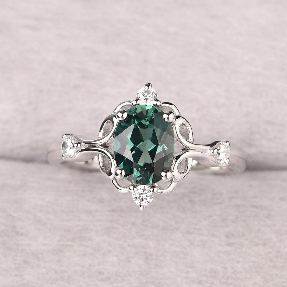 Oval Cut Vintage Green Sapphire Ring - Palmary