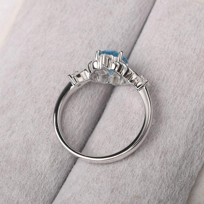 Oval Cut Vintage Swiss Blue Topaz Ring - Palmary