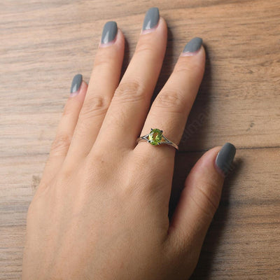 Split Shank Oval Peridot Solitaire Ring - Palmary