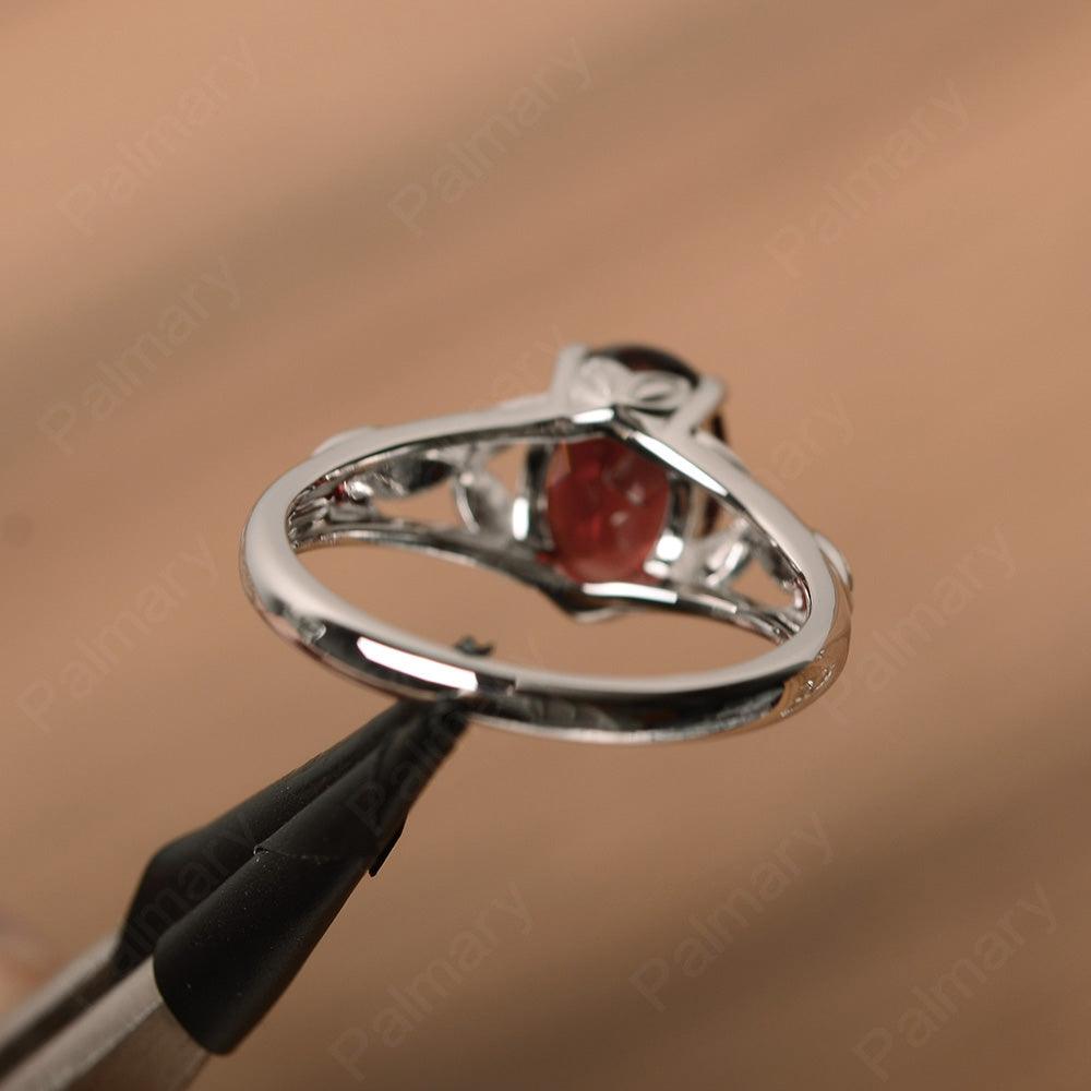 Oval Garnet Solitaire Rings - Palmary