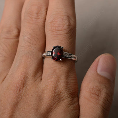 Garnet Oval Cut Engagement Rings - Palmary