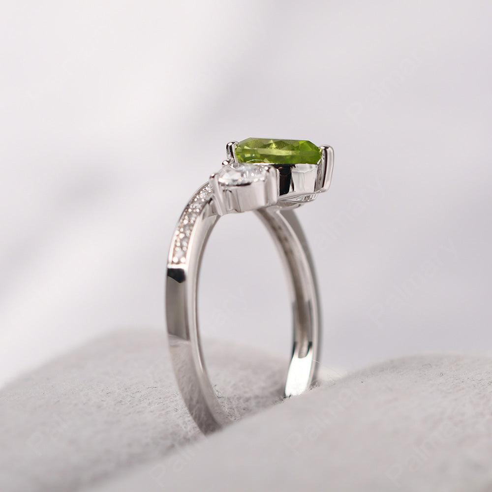 Three Stone Pear Shaped Peridot Crown Ring - Palmary