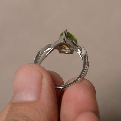 Twisted Band Pear Shaped Peridot Rings - Palmary