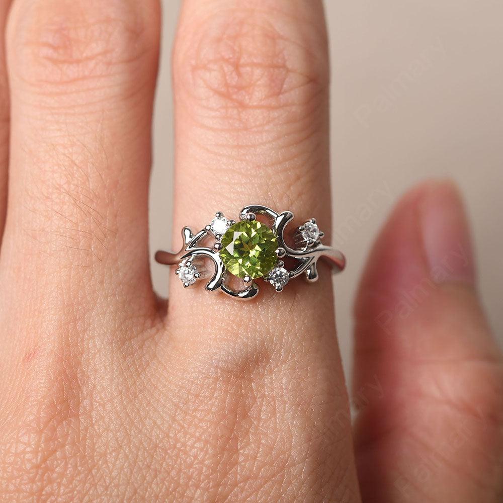 Round Cut Peridot Ring - Palmary