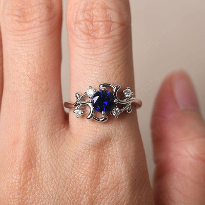 Round Cut Sapphire Ring - Palmary