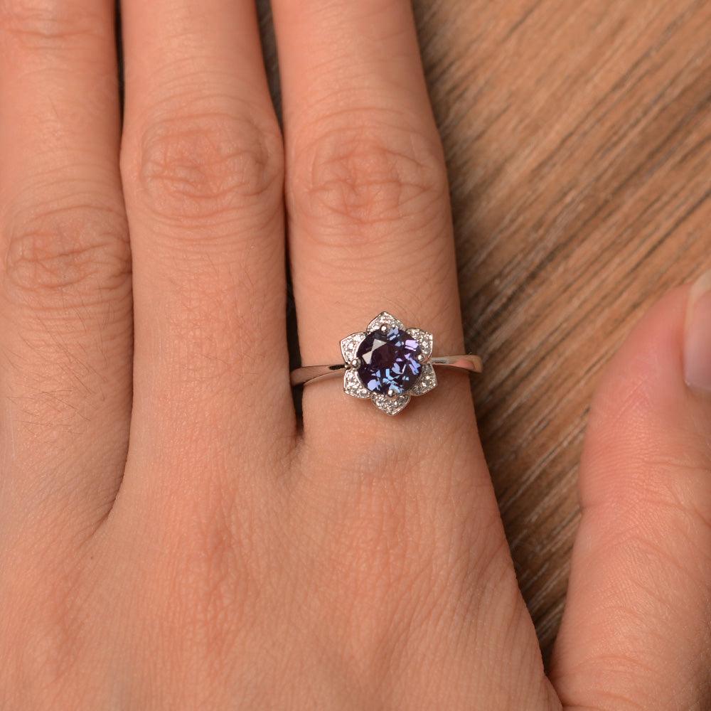 Round Cut Flower Alexandrite Engagement Rings - Palmary