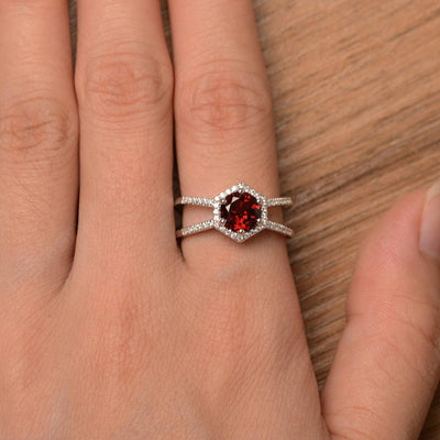 Hexagon Shaped Split Garnet Halo Rings - Palmary