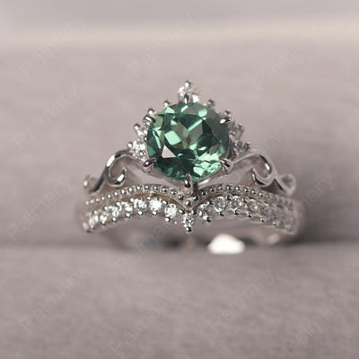 Round Cut Green Sapphire Cocktail Ring - Palmary