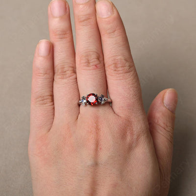 Three Stone Garnet Mother Ring - Palmary