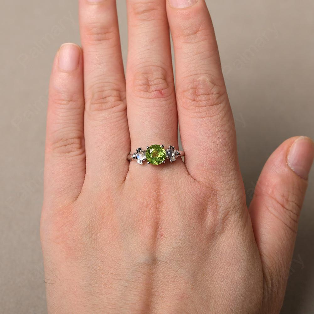 Three Stone Peridot Mother Ring - Palmary