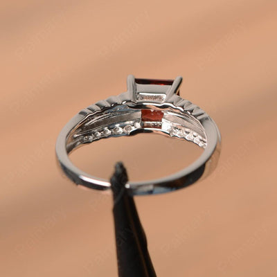 Princess Cut Garnet Engagement Rings - Palmary